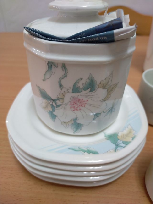 Juego de café Pontesa para completar.