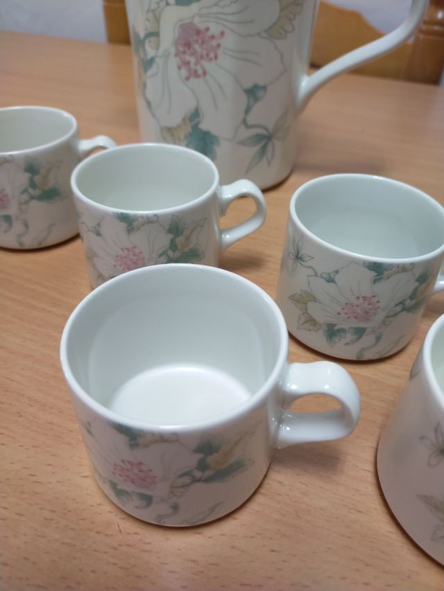 Juego de café Pontesa para completar.