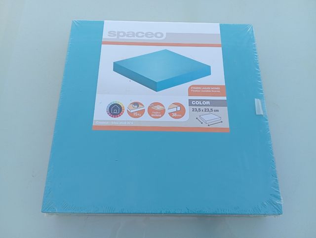 Estante con fijación invisible