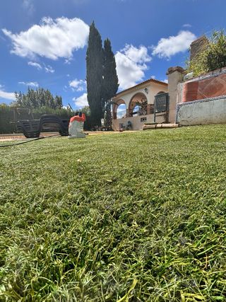 SE VENDE CESPED ARTIFICIAL !!