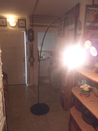 GRAN LÁMPARA DE PIE DE HIERRO FORJADO