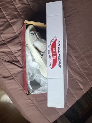 Skechers