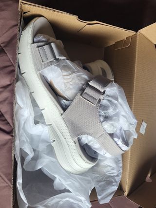 Skechers