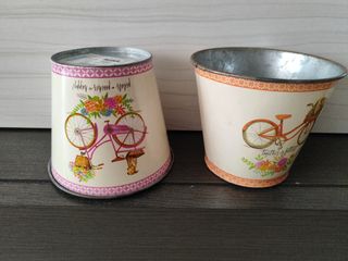 Vasos decorativos.