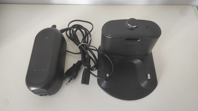Base cargadora y cable alimetacion original Roomba