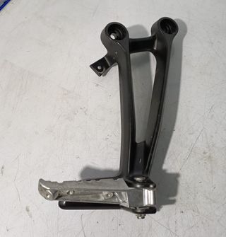 Estribera de pasajero lado derecho Yamaha MT 07 