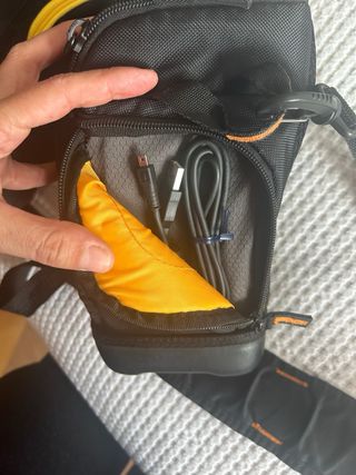 NIKON D5100  con 3 OBJETIVOS y 2 mochilas