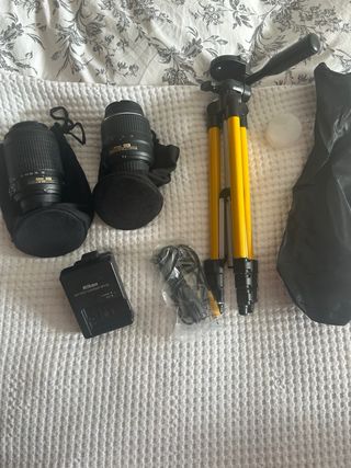 NIKON D5100  con 3 OBJETIVOS y 2 mochilas