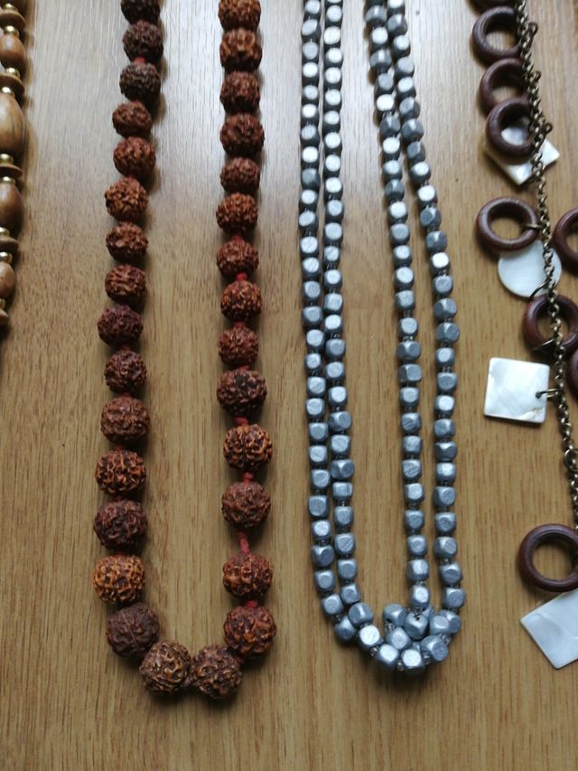 Lote de collares. 