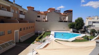 Piso en Urb. con piscina