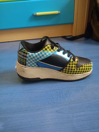 Zapatillas con ruedas TALLA 33