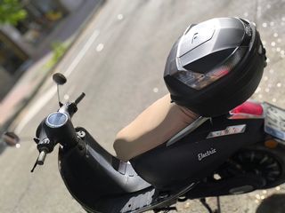 Moto eléctrica 125CV Pusa Efun