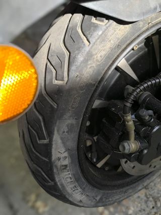 Moto eléctrica 125CV Pusa Efun