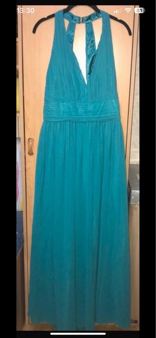 Lote de vestidos y zapatos