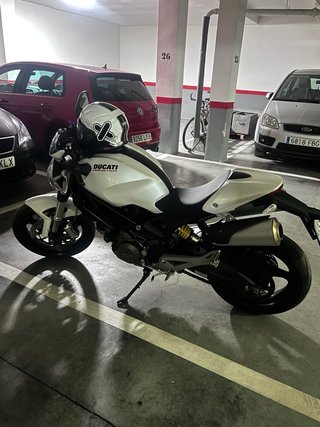 Ducati monster 696 2009 10.000km
