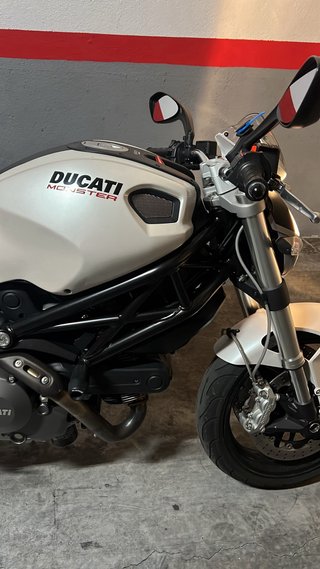 Ducati monster 696 2009 10.000km