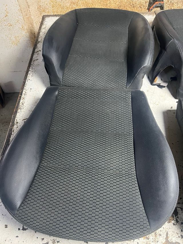 Asientos delanteros mercedes clase A