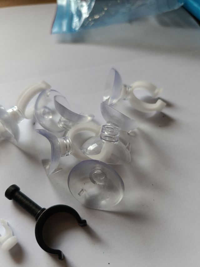 Ventosas y sujeccion tubos acuarios