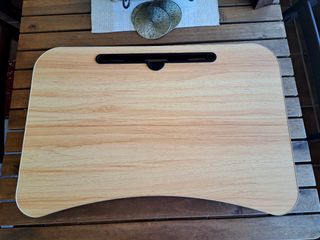 Mesita auxiliar,  nueva.