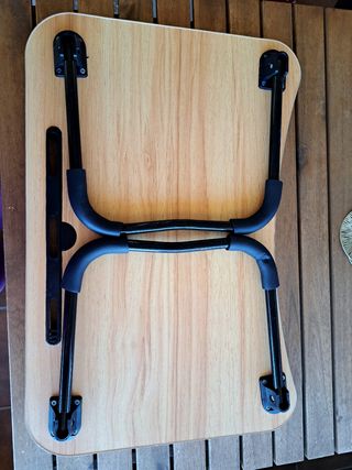 Mesita auxiliar,  nueva.