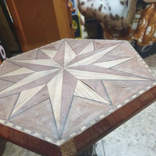 Antigua mesita auxiliar