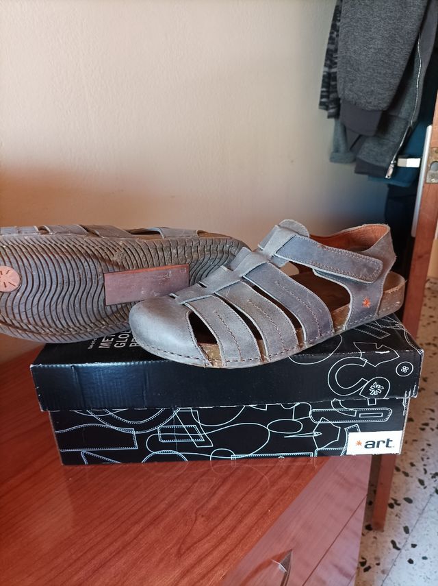 Sandalias hombre con velcro. Sin caja. No regateo.