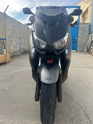 YAMAHA XMAX ABS