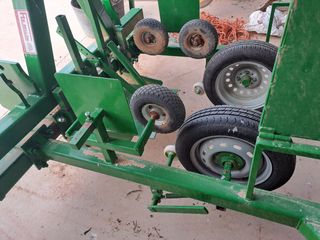 Maquina poner plastico y cinta