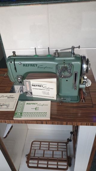 Maquina de coser REFREY