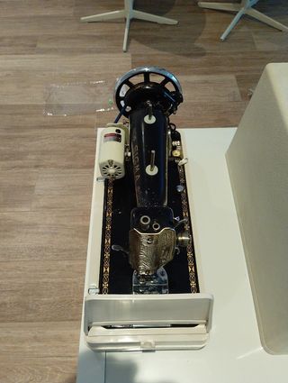 Maquina de coser Sigma electrificada