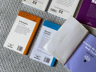 Libros escolares en gallego