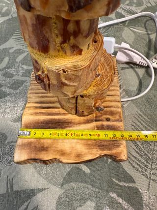 Lampada da tavolo artigianale in legno