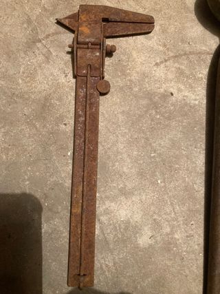 Tenaza antigua Palmera y antiguo calibre