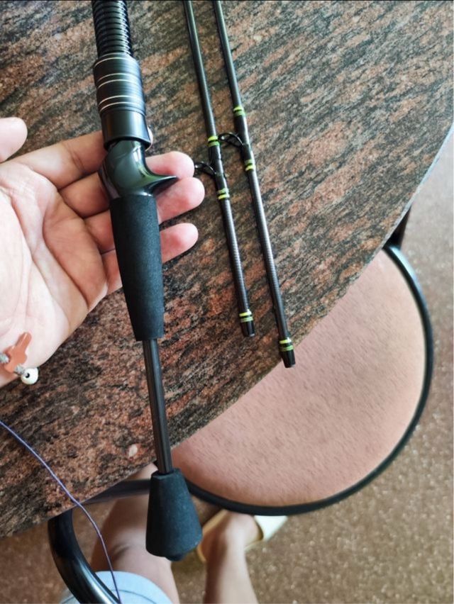 Caña de pescar Mavllos como nueva