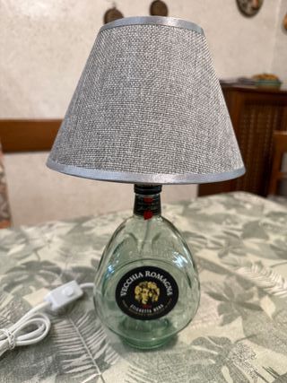 Lampada da tavolo base bottiglia Vecchia Romagna