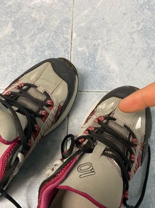 Se vende zapatilla treking mujer talla 39