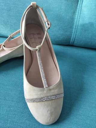 Zapatos bailarinas piel beige To be