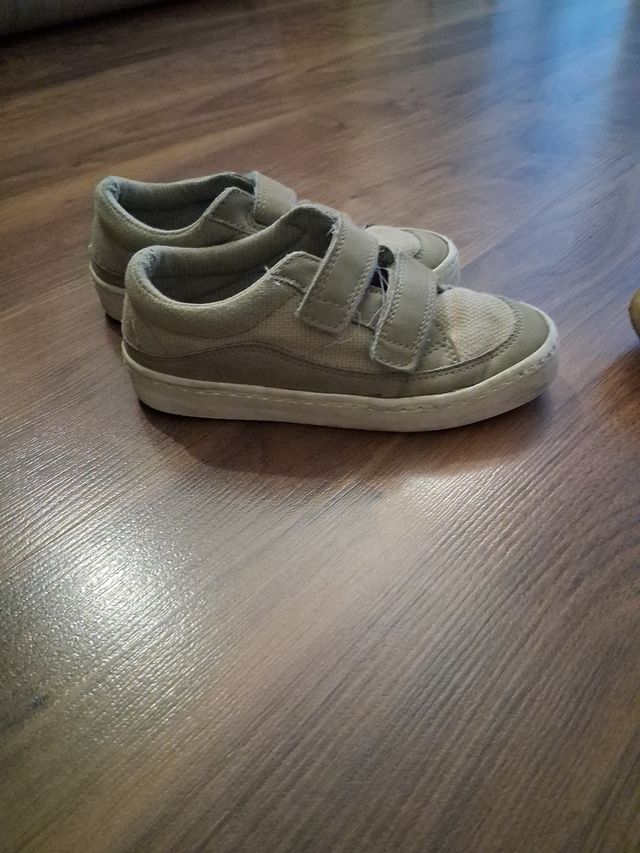 Zapatillas Zara talla 28