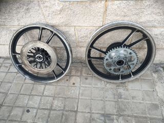 Pareja de  Llantas aluminio 18 Suzuki gs 450
