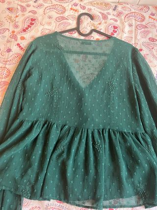 Blusa verde Stradivarius
