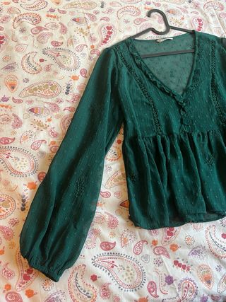 Blusa verde Stradivarius