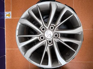 Llantas de aleación Toyota 17"