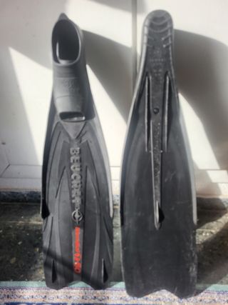 Aletas de pesca submarina Mundial One 50.