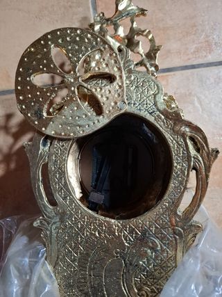 Reloj dorado
