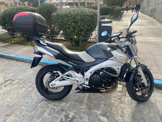 Suzuki. carnet A2. cambio x scooter