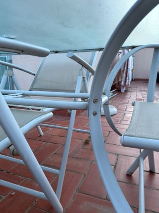 Conjunto jardín mesa y 4 sillas