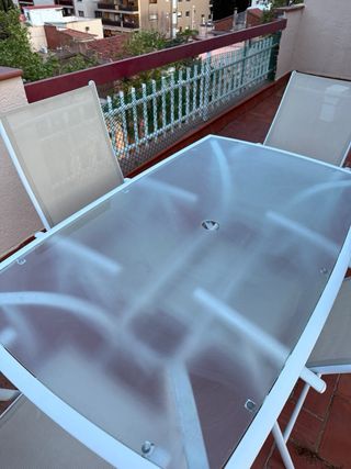 Conjunto jardín mesa y 4 sillas