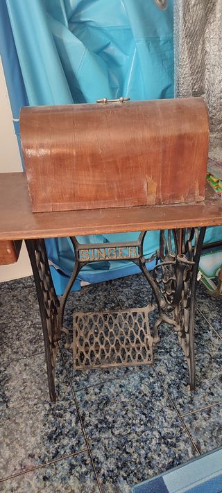 Maquina de coser antigua
