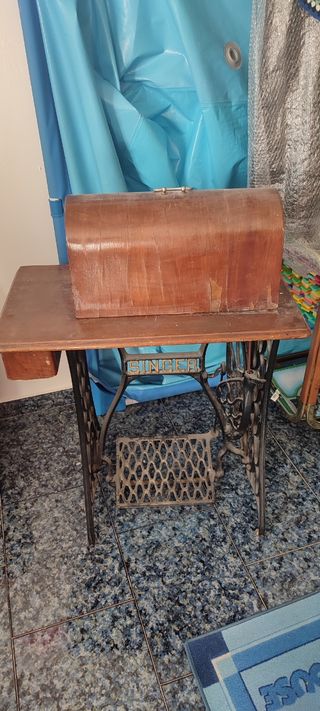 Maquina de coser antigua