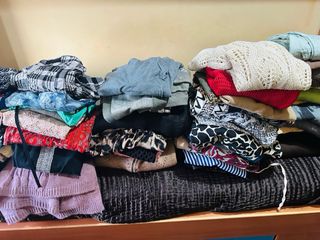 LOTE DE ROPA DE CHICA/MUJER/HOMBRE. VENTA LOTE